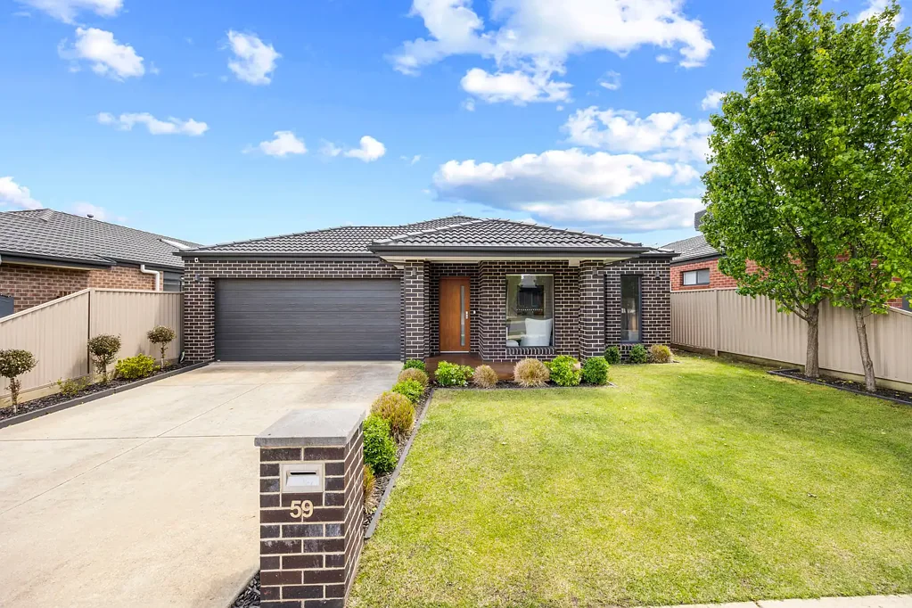 Alfredton 4房  Warm and Welcoming Modern Family Home with Shed in Alfredton