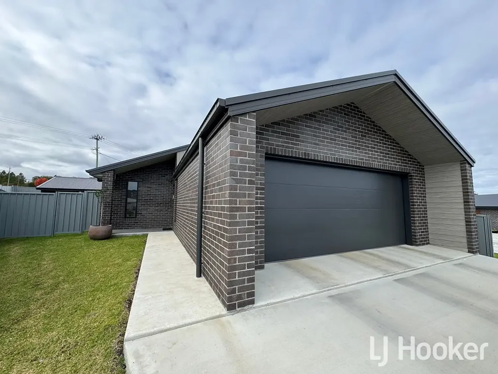 77 Mather Street, Inverell, NSW 2360