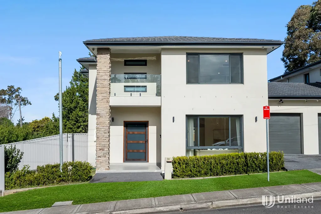 Eastwood 4ห้องนอน Contemporary Family Living in a Prime Eastwood Setting