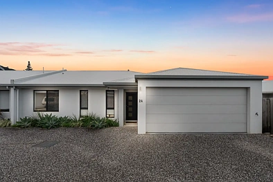 Redlynch 3Habitaciones Near-New Home | Central Location | No Body Corporate Fees
