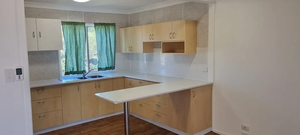 2 Bedroom home across road from Dalmeny Beach