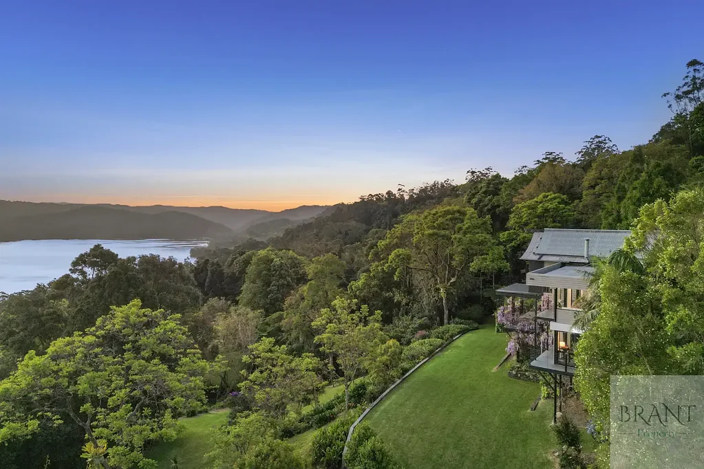 Montville 4 Bedroom Exquisite Montville Estate, Breathtaking Views Of Lake Baroon!