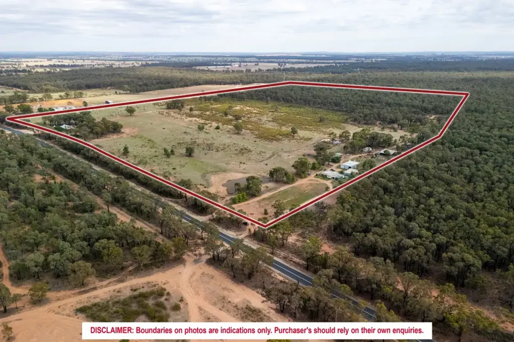 Temora  113A; TOWN WATER; 2 DWELLINGS & SHEDS