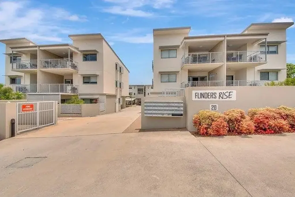 2 BEDROOM UNIT IN A GREAT LOCATION!