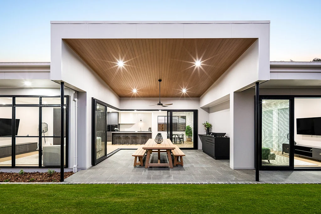 17 Ward Street, Middle Ridge, QLD 4350