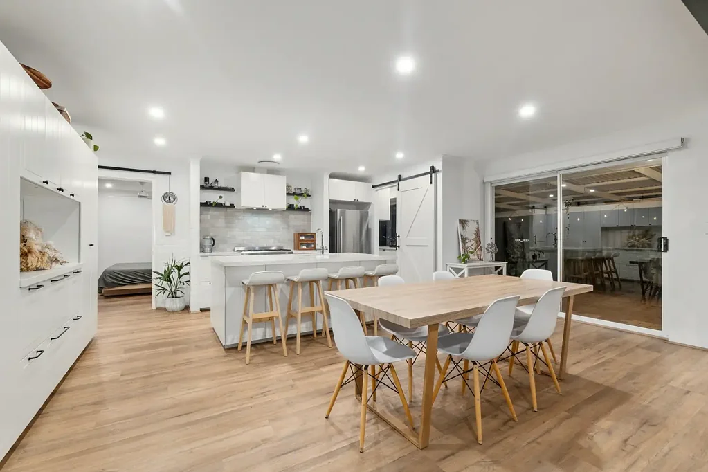 Edgewater 4房  Impressive Family Home with Exceptional Outdoor Living