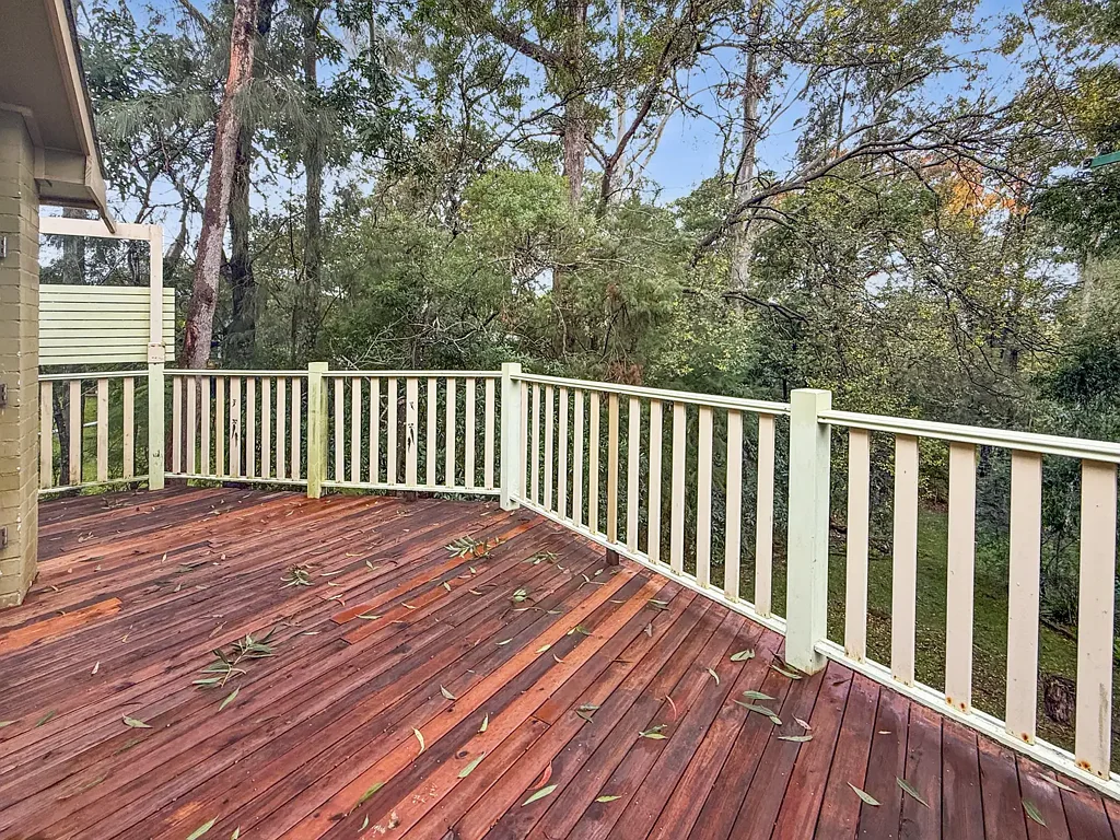 FAMILY LIVING IN PRIME WINMALEE LOCATION