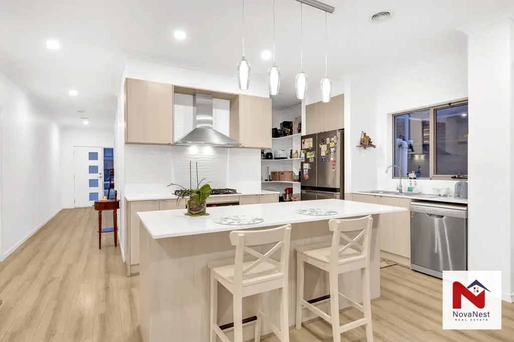 Rockbank 4 Bedroom 🏡 Modern Elegance Meets Family Comfort – 14 Innisfail Road, Rockbank