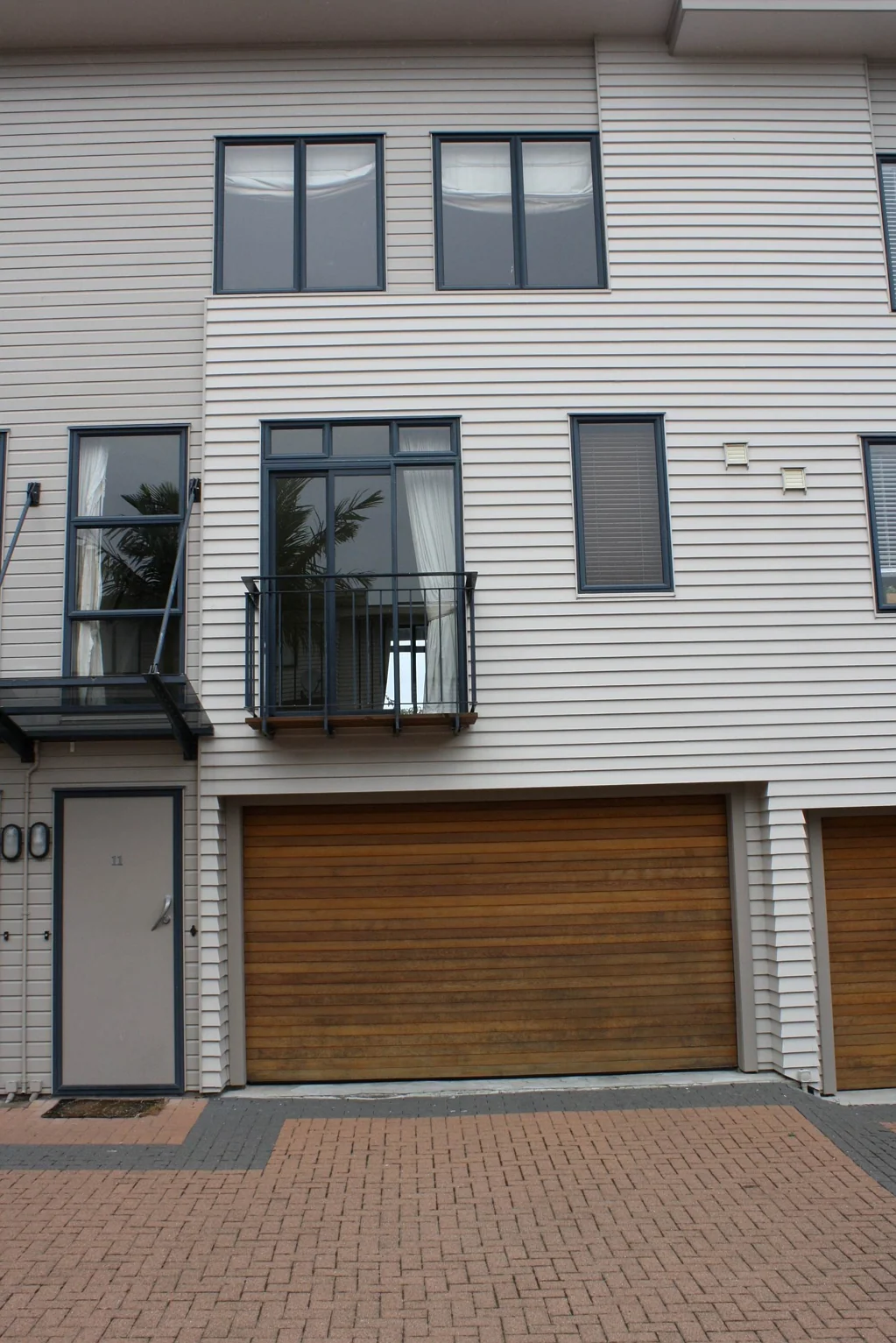 3 LEVEL TOWNHOUSE, POPULAR GREY LYNN, GREAT SC...