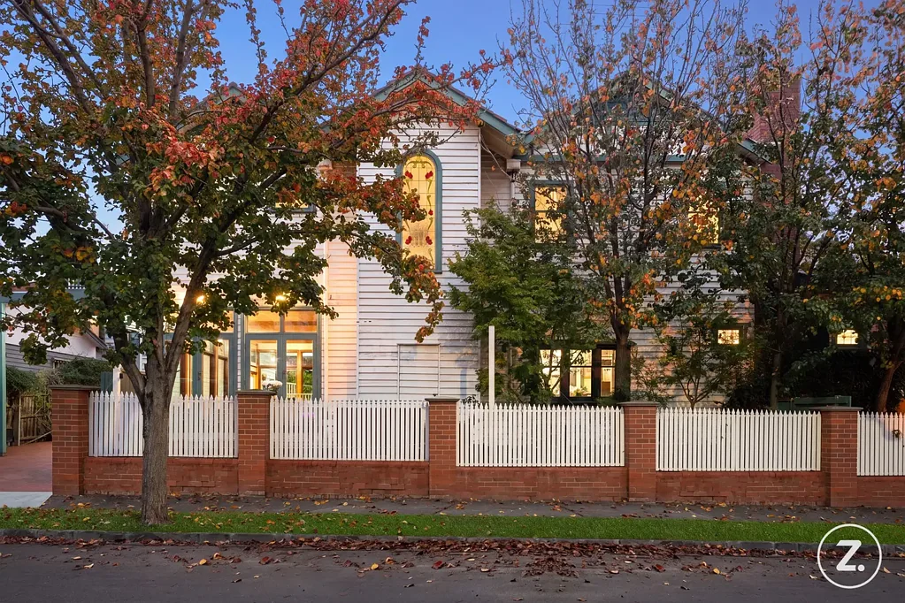 Camberwell 5غرفة نوم A Rare Offering with Character, Space & Future Value