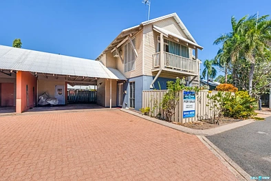 Driver 3कमरा Tropical Townhouse Living, BIG Returns