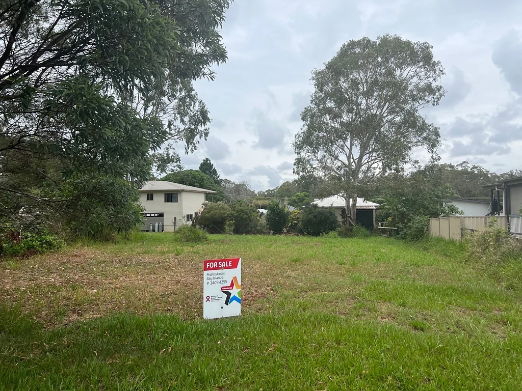 6 Cooee Crescent, Macleay Island, QLD 4184