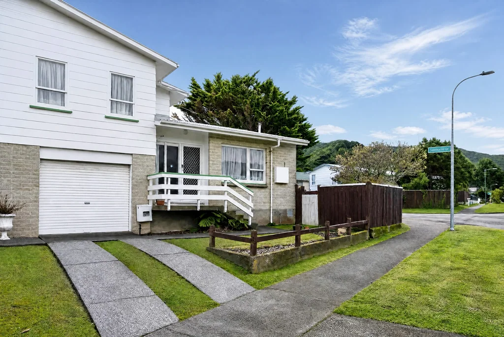 Wainuiomata 2房  Parkway Potential starts here