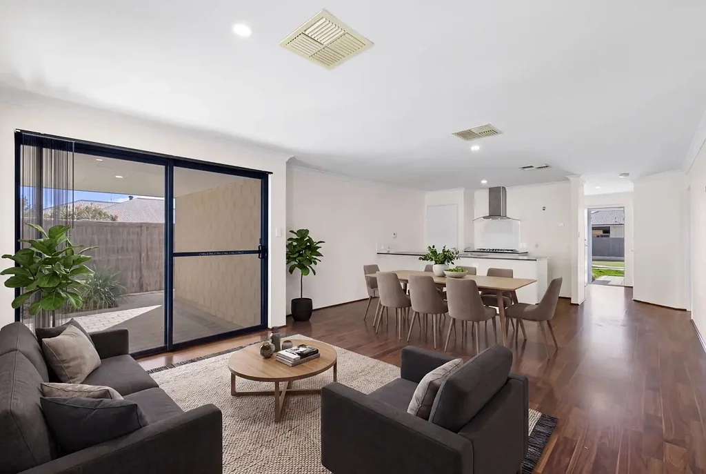 Clarkson 4房  Low maintenance 4 bedroom 2 bathroom home in the heart of Catalina Estate
