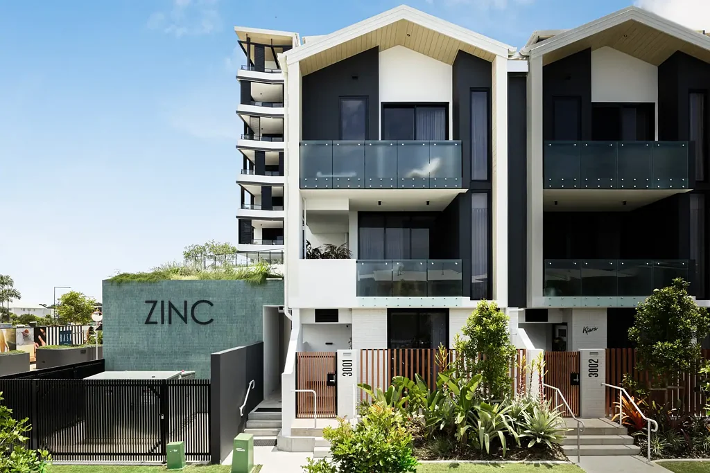 Bokarina 3ห้องนอน Refined Coastal Luxury – Steps from Bokarina Beach