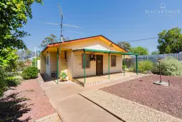 8 METHUL ST S, Coolamon