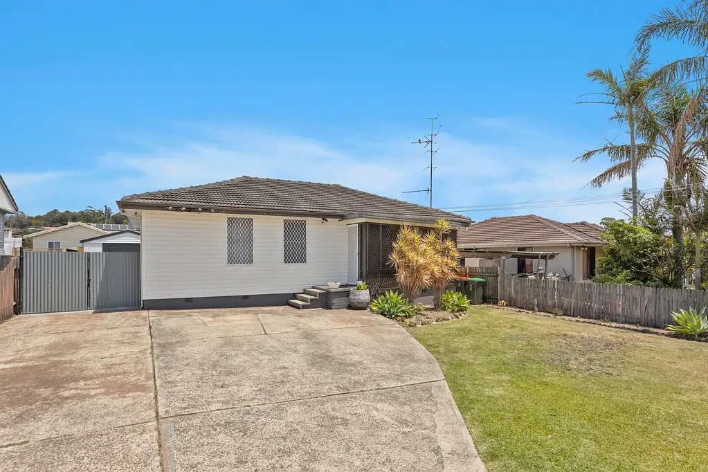 16 McCabe Street, Warilla, NSW 2528