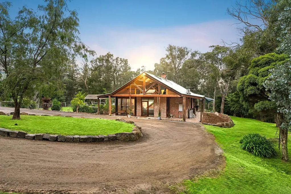 Panton Hill 5Habitaciones A Rare Lifestyle Retreat of Character, Privacy & Exceptional Versatility