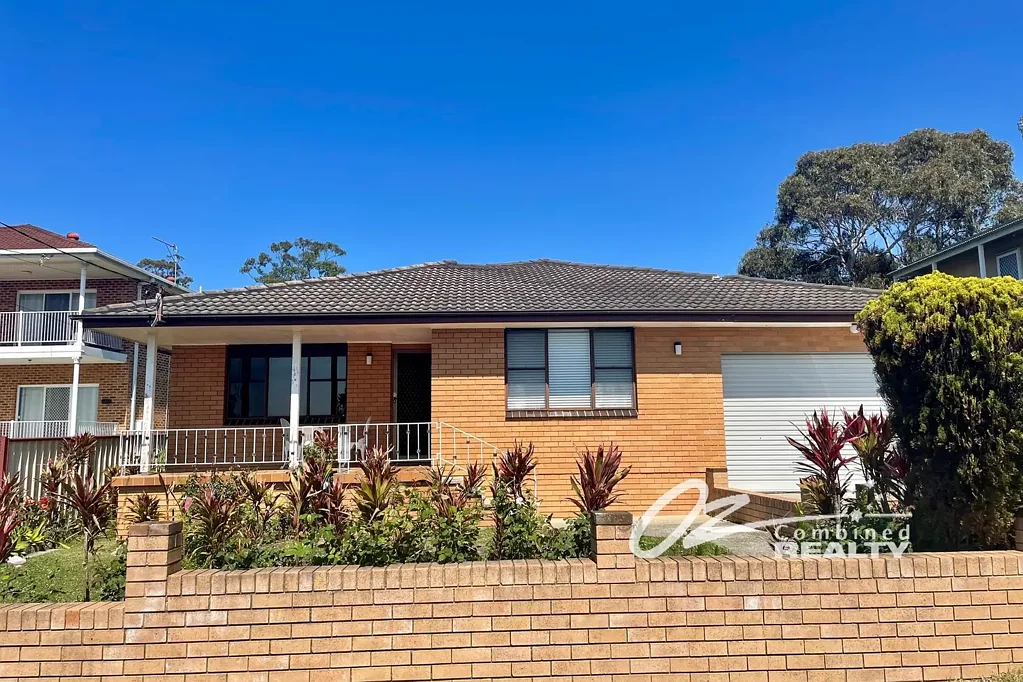 Centrally Located Two Bedroom home - Includes water usage and garden maintenance