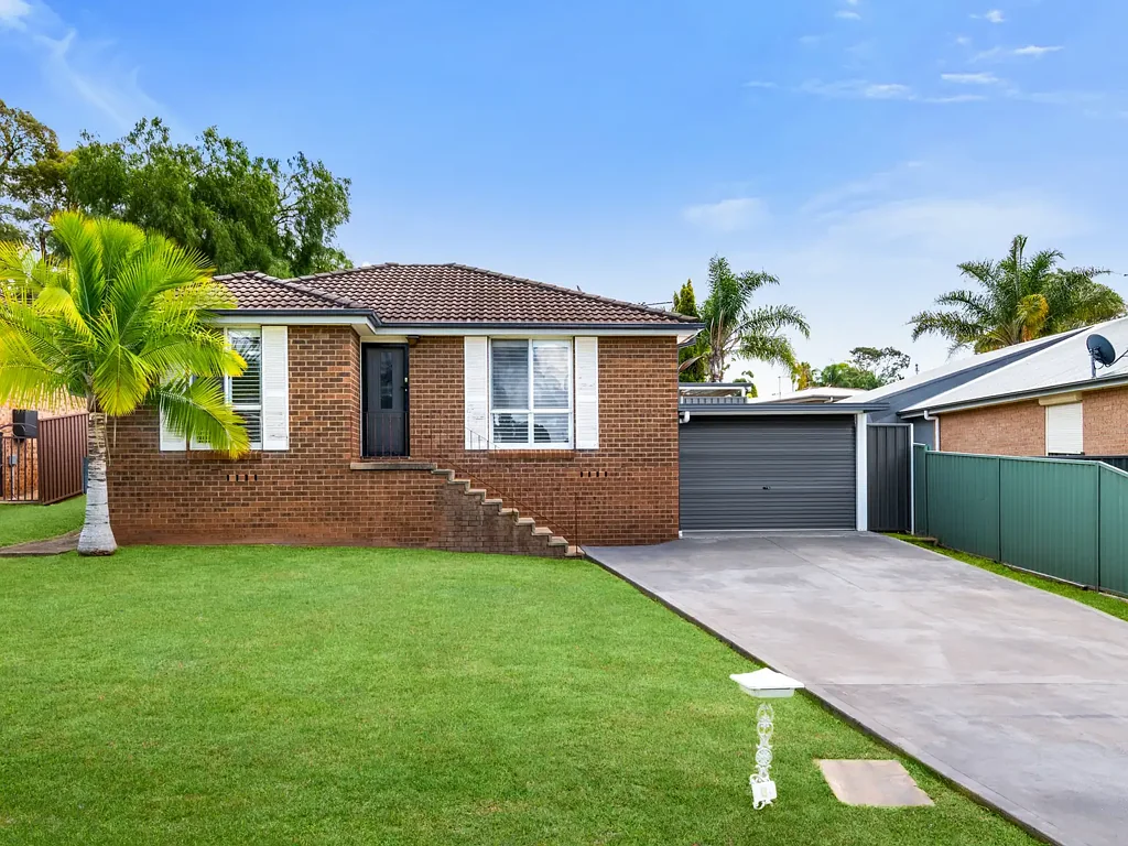 5 Crispsparkle Drive, Ambarvale, NSW 2560