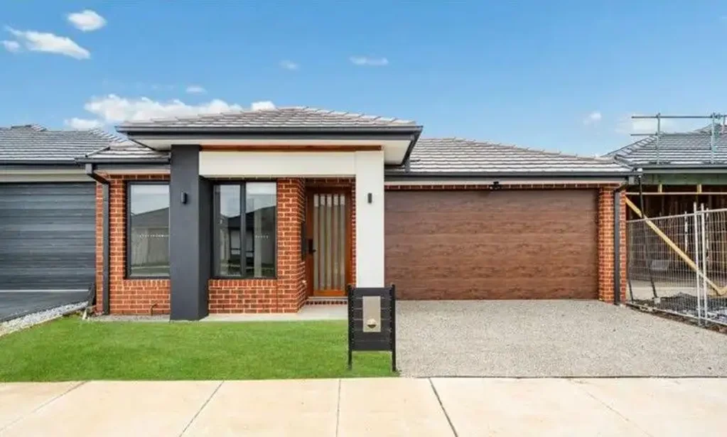6 Romanesque Drive, Deanside, VIC 3336
