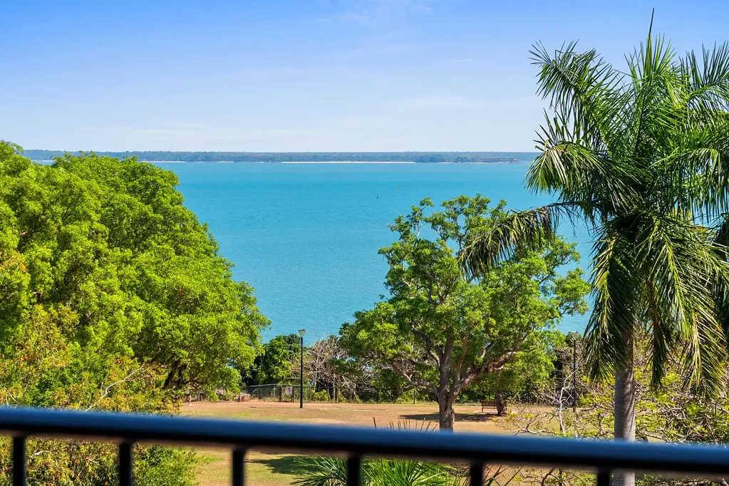 Darwin City 2 Bedroom Ocean Views - Furnished Dual Key Apartment