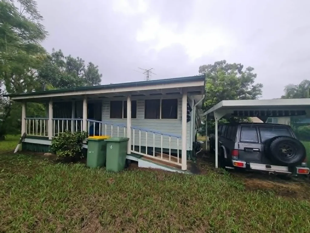 Macleay Island 2房 位置便利 2卧1卫 客餐厨一体 洗衣房宽敞 浴室宽敞 车棚有 水道入口 2 bedroom home near water access