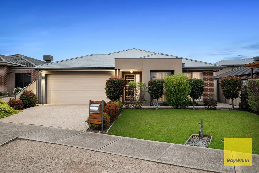 Modern Family Living in a Prime Tarneit Location