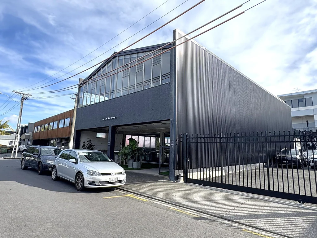 Grey Lynn Ground Level Character Space with Industrial Edge