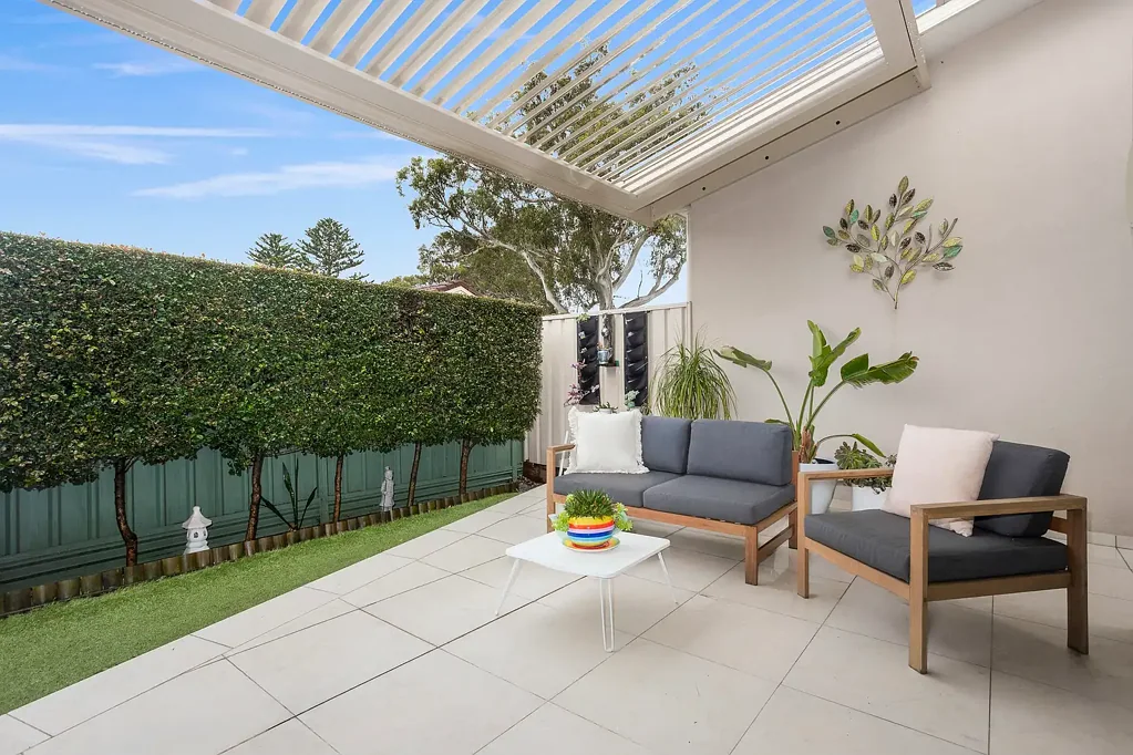 Caringbah South 4ਬੈੱਡਰੂਮ Spacious North-Facing Townhouse with House-Like Scale
