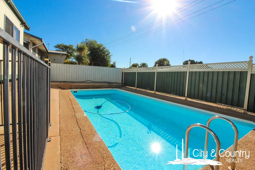 Mount Isa 3ਬੈੱਡਰੂਮ Pool, Shed & Space for the Whole Family!