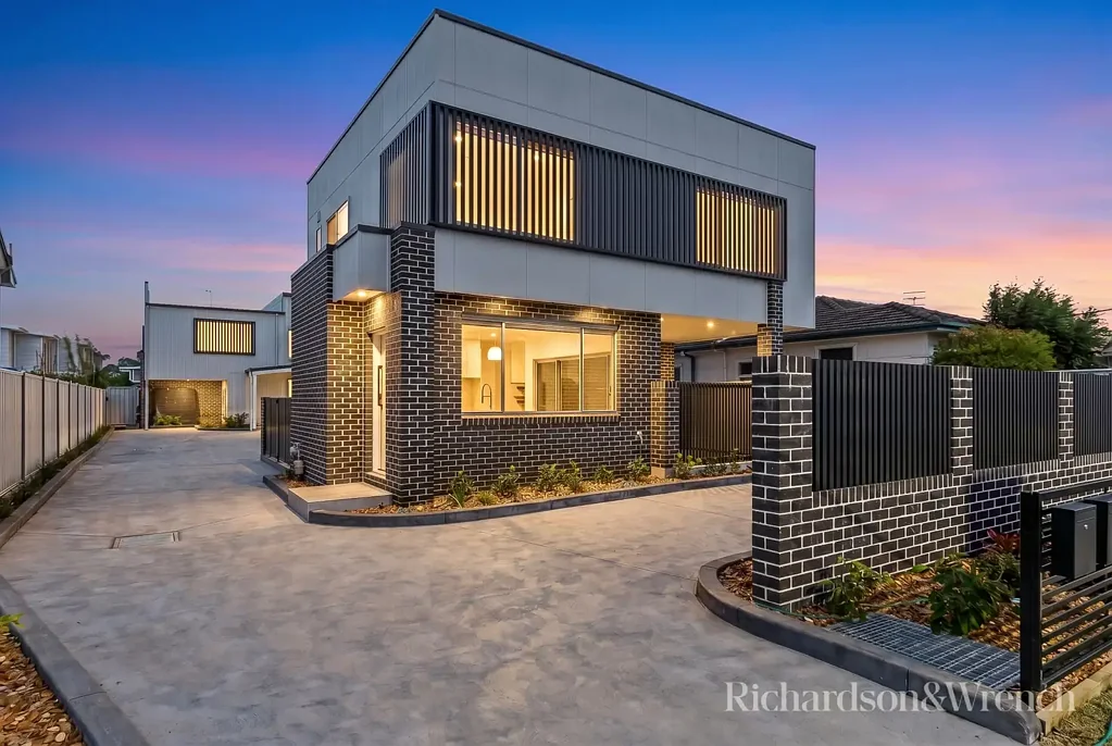 Ettalong Beach 3ห้องนอน Brand New Coastal Living – 450m to the Beach