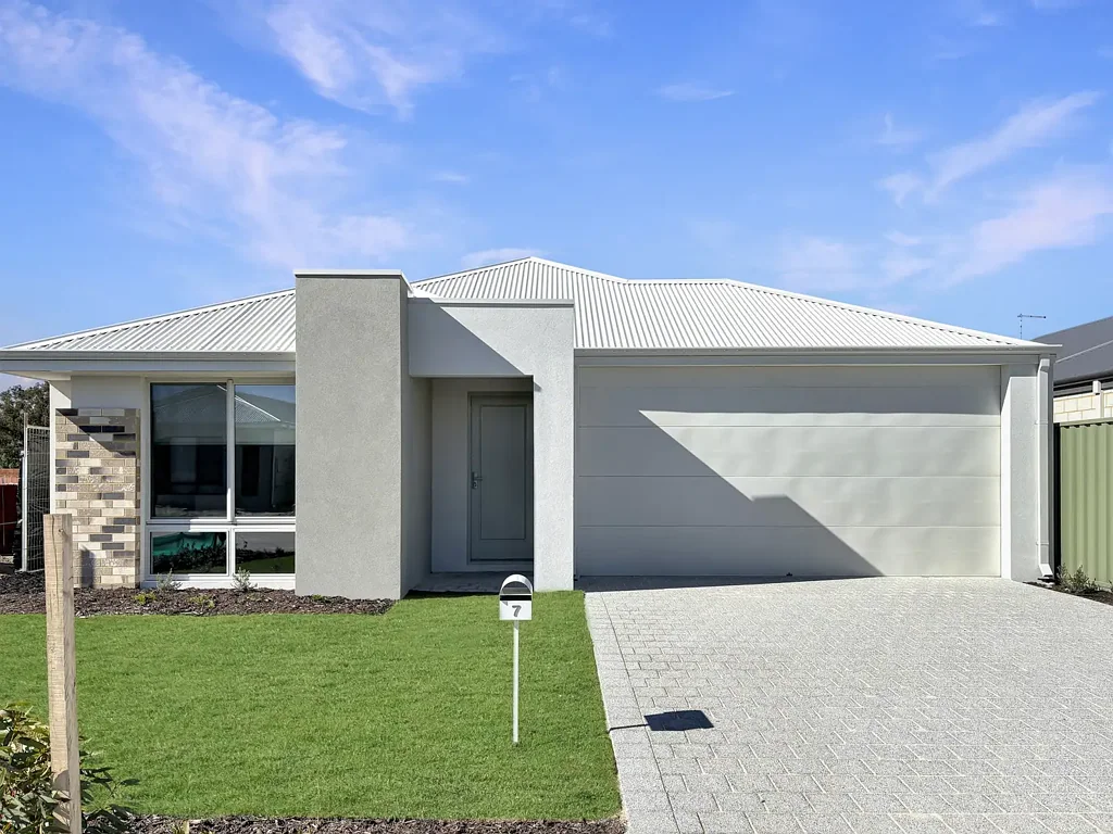Stunning 4 x 2 Family Home with Theatre in Sought After Location ! Be Quick !
