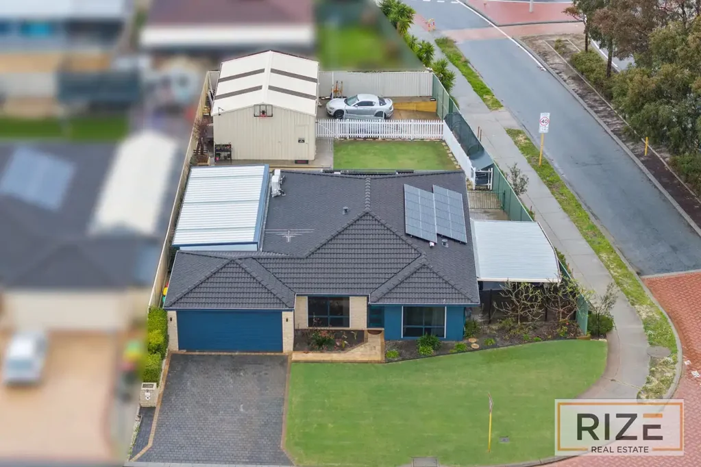 Banksia Grove 4房  UNDER OFFER - 718sqm of Lifestyle Living – Shed, Space & Style!
