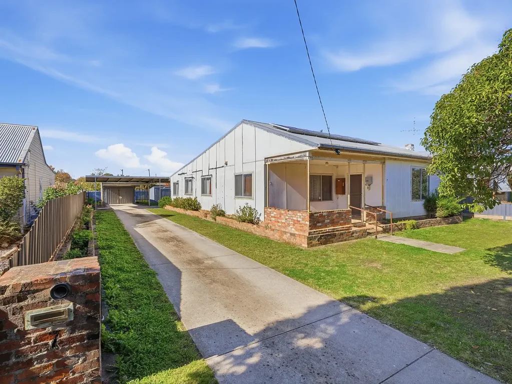 Benalla 5chambre A REAL RENOVATORS DELIGHT!