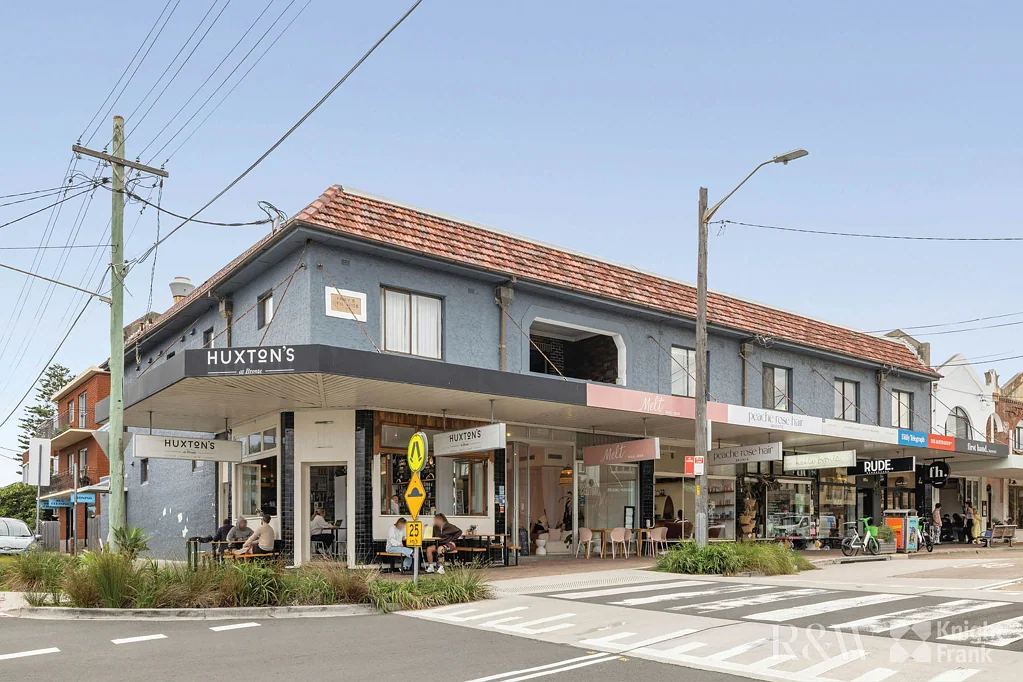Bronte 11Habitaciones TROPHY CORNER FREEHOLD IN PRESTIGIOUS BRONTE VILLAGE