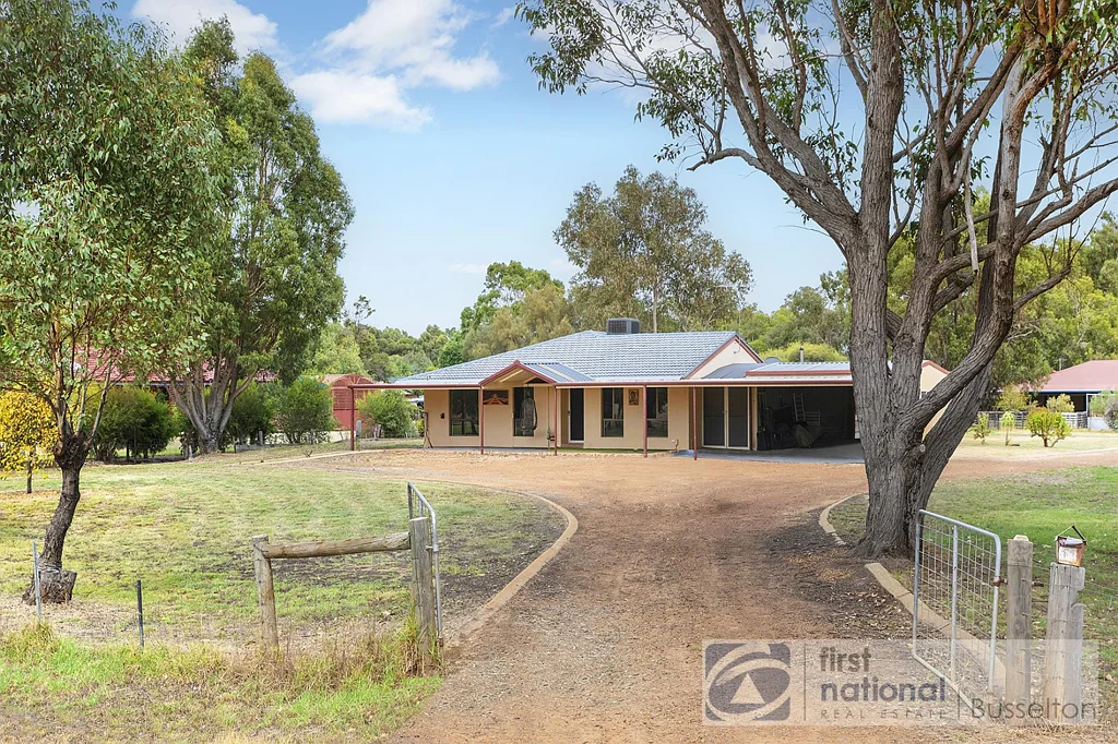 Capel 5Habitaciones Country-Style Living in a Peaceful Setting