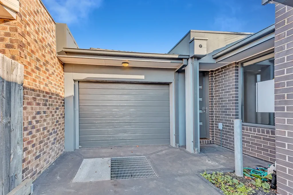 Single-Level Villa with Modern Amenities