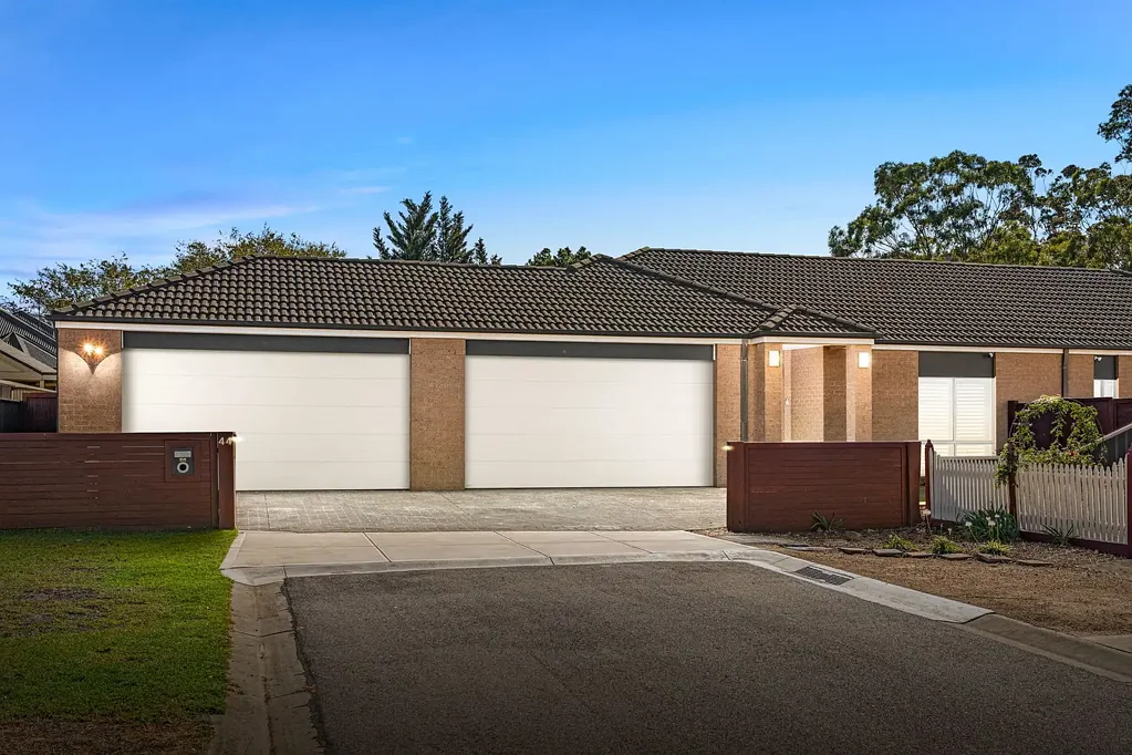 Wyndham Vale 3房 家庭理想之选 663㎡宽绰用地 三卧两卫 两处起居 巨大四车车库 便捷通道 价值无限 Space, Unrestricted Side Access & Lifestyle