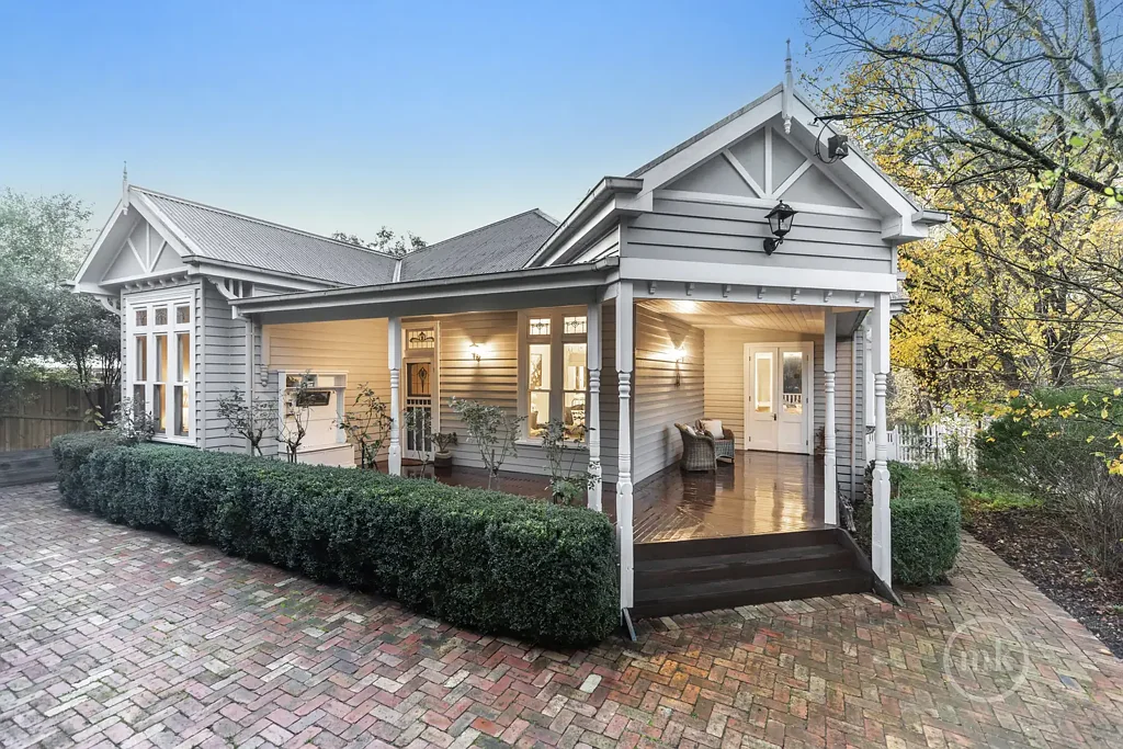 Hurstbridge 3Habitaciones Period Charm, Modern Comfort And Village Lifestyle Ease