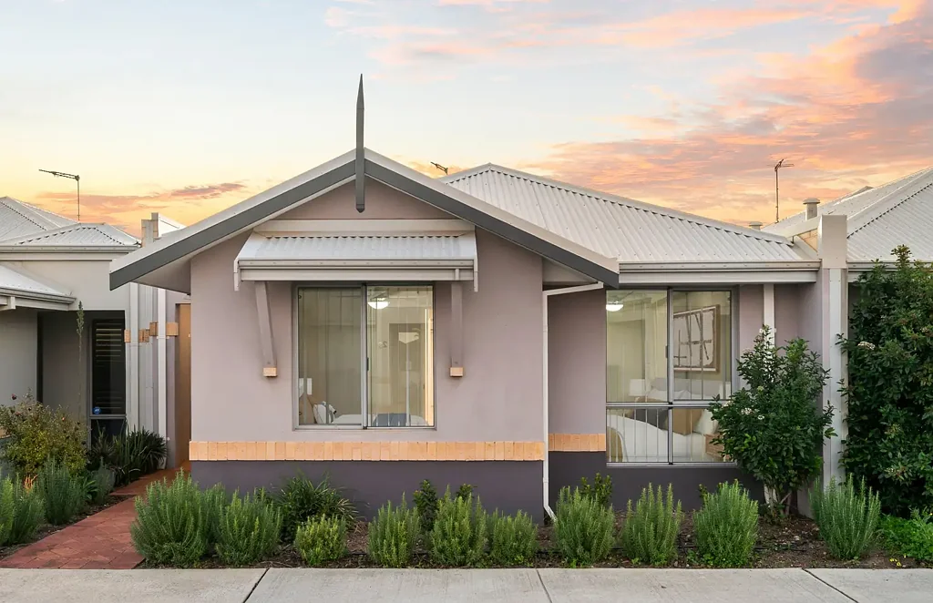 South Guildford 3બેડરૂમ THE ULTIMATE IN RIVERSIDE ESTATE LIVING IN GUILDFORD (South) - Bring Your Kayaks!