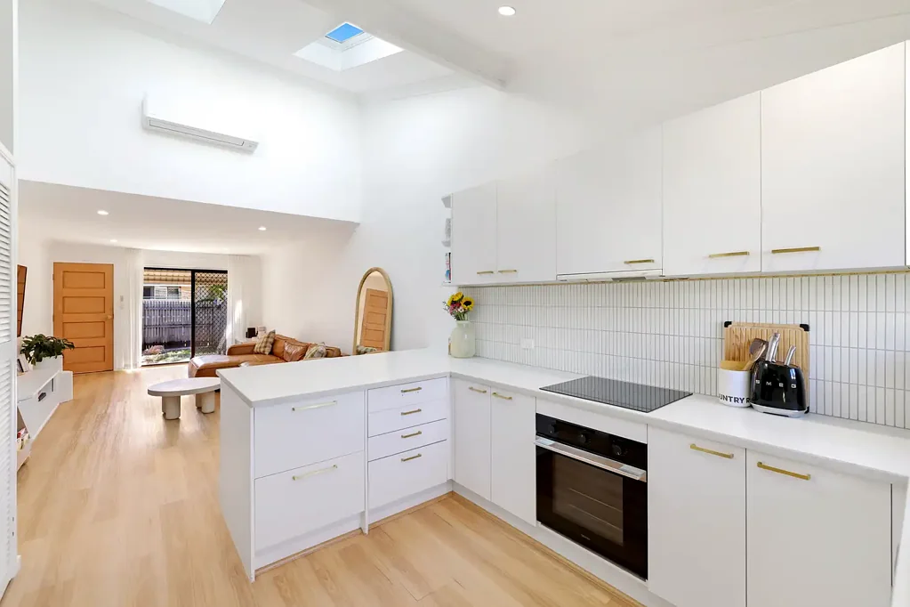 Mermaid Waters 2 Slaapkamer Renovated Coastal Living in the Heart of Mermaid Waters - Ultra low BC
