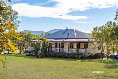 Karalee 5બેડરૂમ Timeless Queensland Elegance Meets Modern Acreage Living