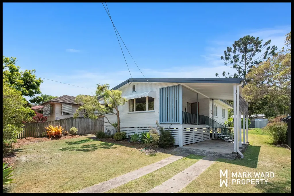 FULLY FENCED 3 BEDROOM COTTAGE WITH AIR-CONDITIONING