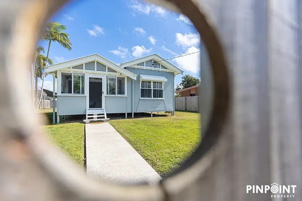 West Mackay 2房  Charming Cottage with Big Block & Shed!