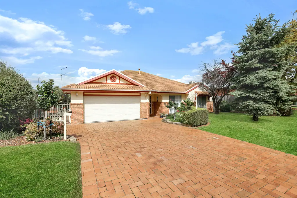 14 Charlton Place, Eastwood, VIC 3875