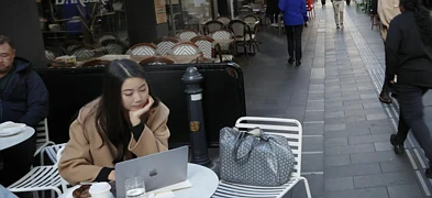 告别外卖与网飞！三分之二澳洲房奴被迫“断舍离”，只为跑赢疯狂上涨的房贷