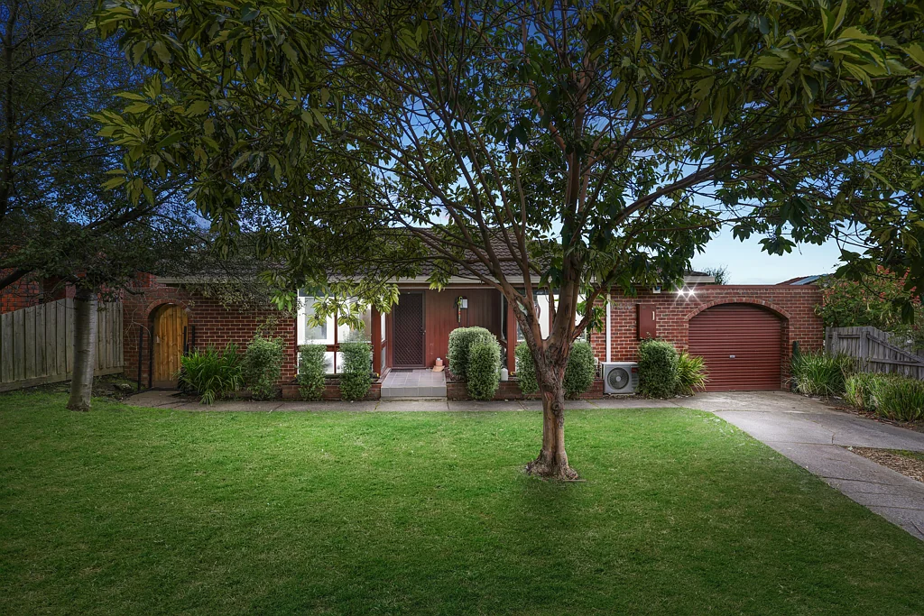 8 Courtney Square, Wantirna, VIC 3152