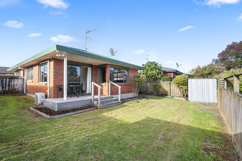 Pukekohe 2ਬੈੱਡਰੂਮ Charming Standalone Townhouse - Close to Town!
