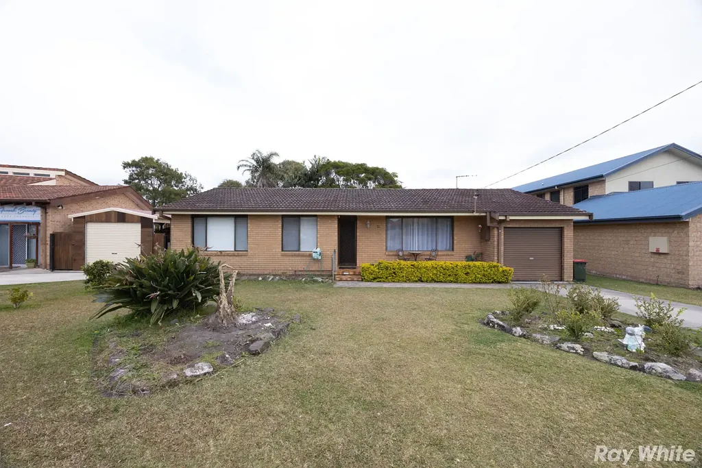 Forster 4 Bedroom Coastal Charm Meets Family Comfort